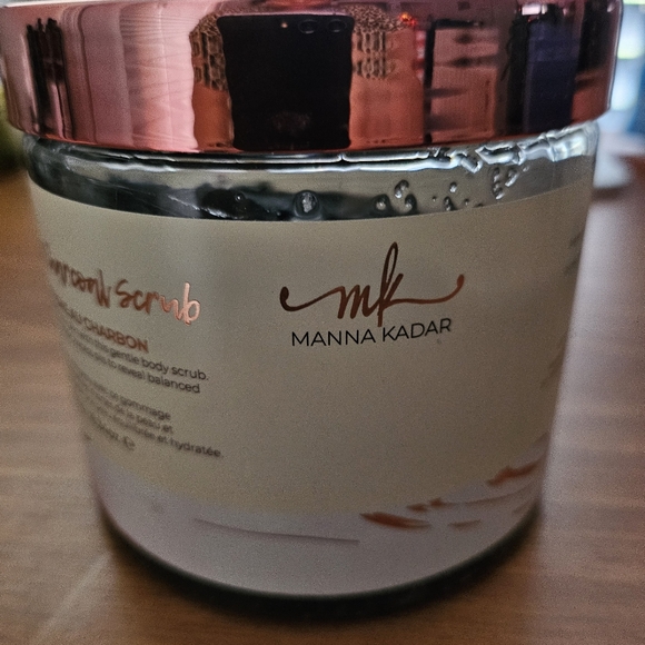 Mana Kadar Champagne Charcoal Scrub - Picture 2 of 2